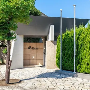https://webase-hostel-yuigahama.kanagawa-hotels.com